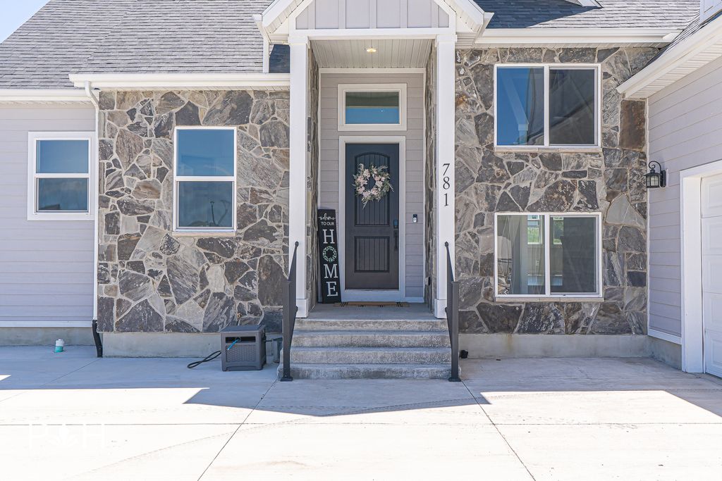 Photo of 781 W 85 S, Hyrum, UT 84319 (MLS # 2157832)