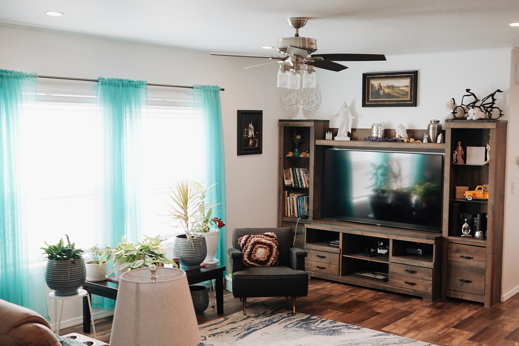 SEVEN CS - Residential