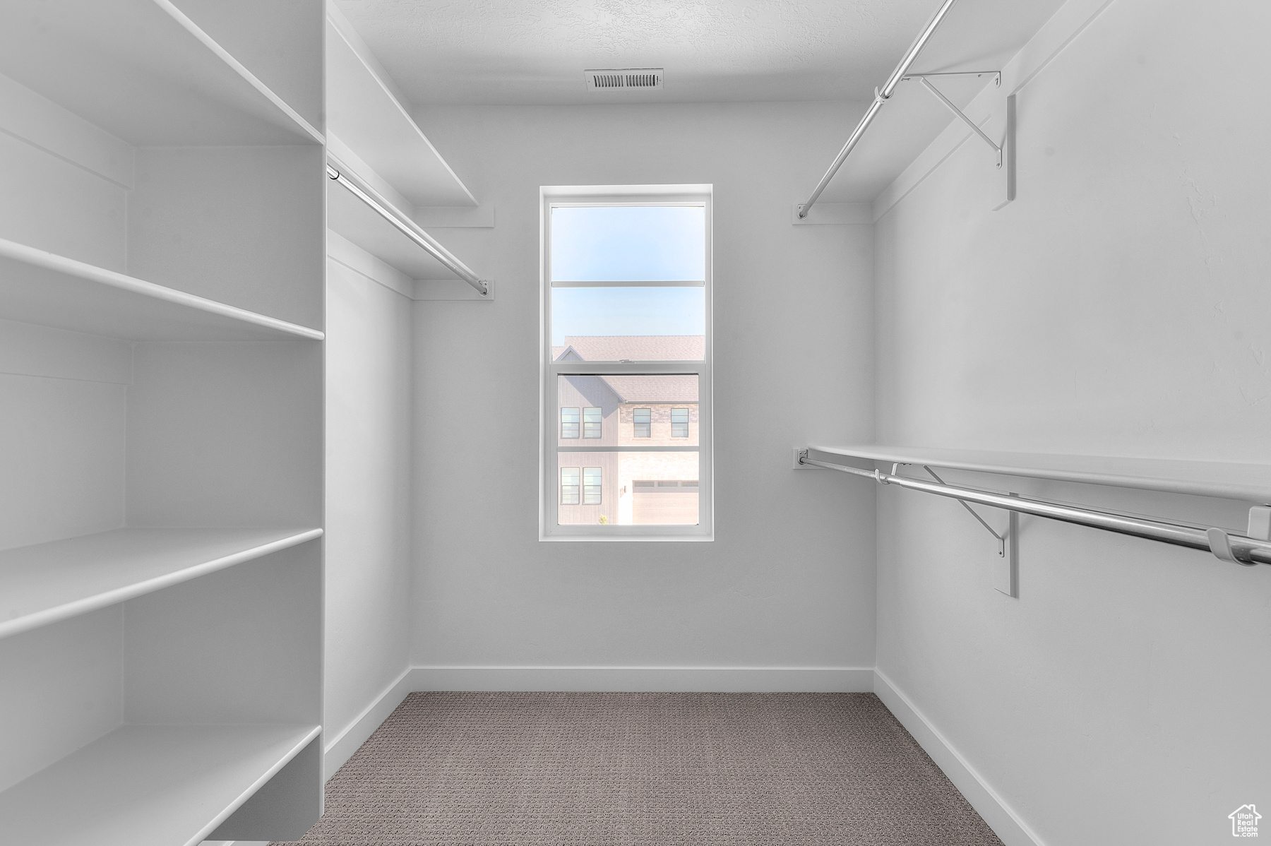 BROADVIEW SHORES COTTAGES 735 - Residential