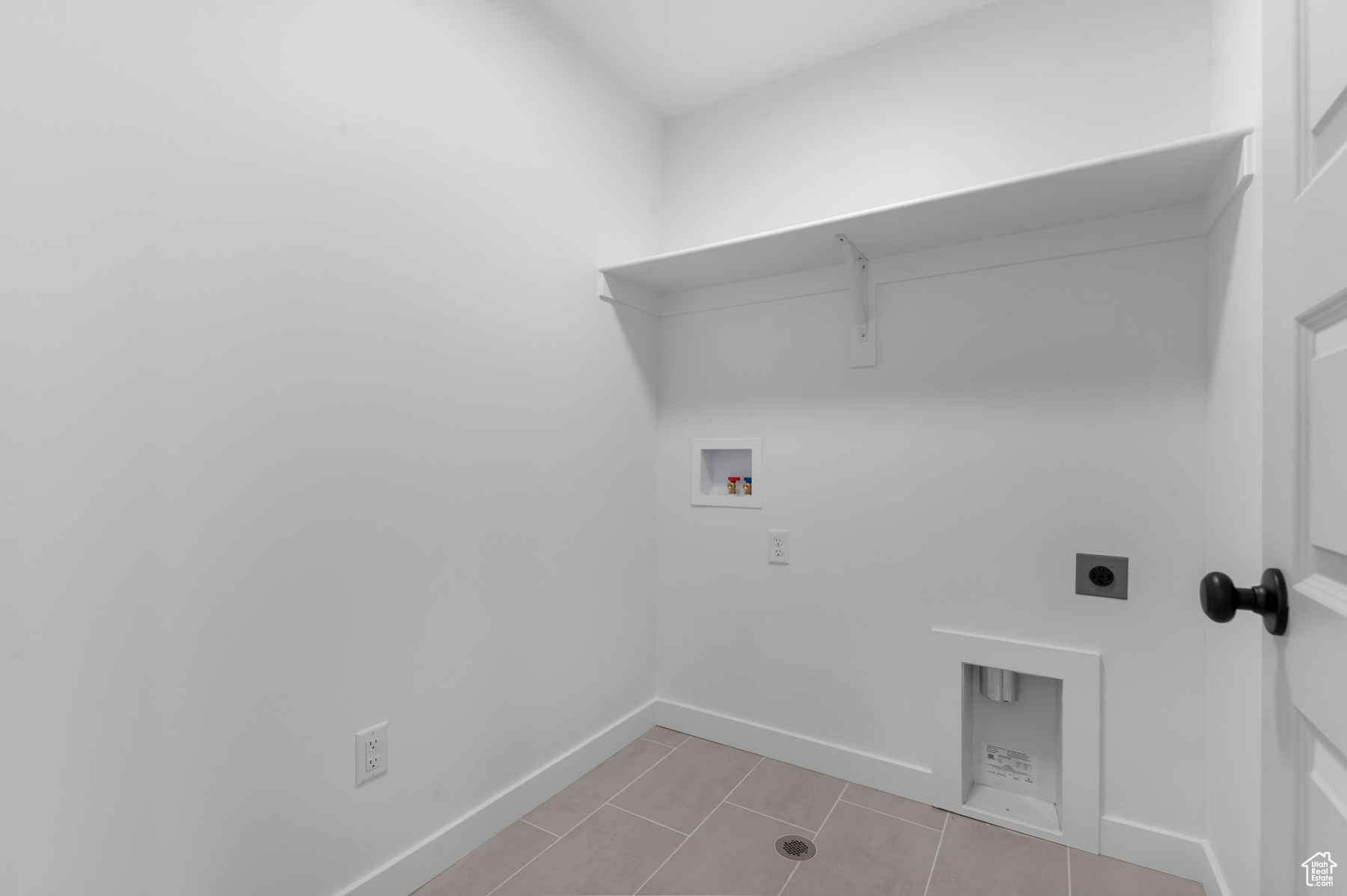 BROADVIEW SHORES COTTAGES 735 - Residential