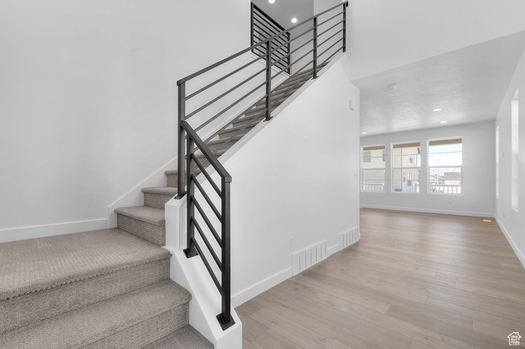 BROADVIEW SHORES COTTAGES 735 - Residential