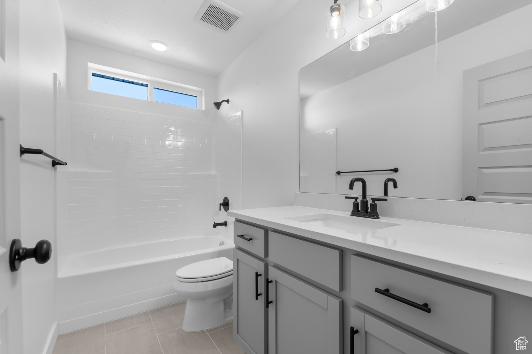 BROADVIEW SHORES COTTAGES 735 - Residential