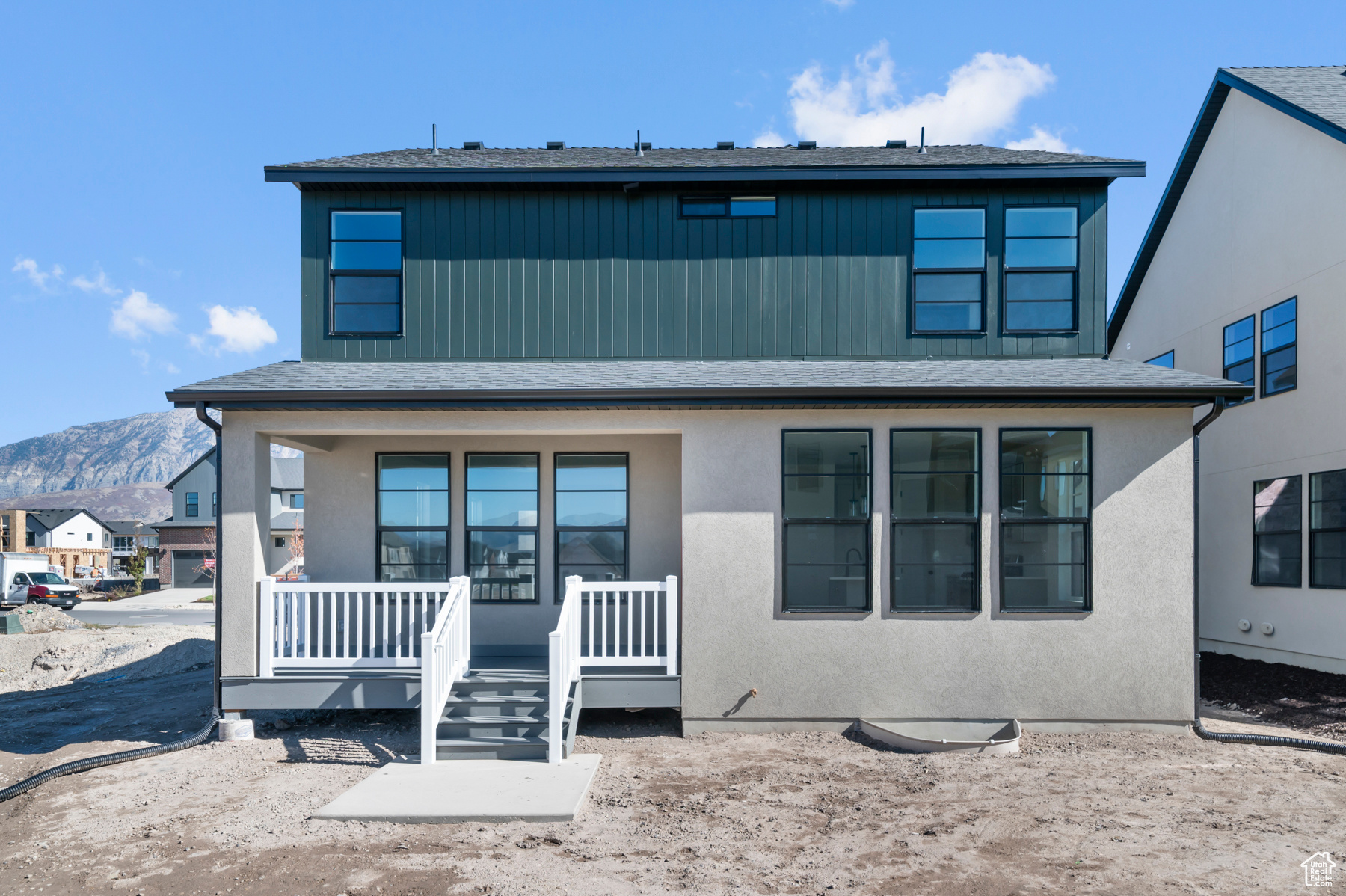 BROADVIEW SHORES COTTAGES 735 - Residential