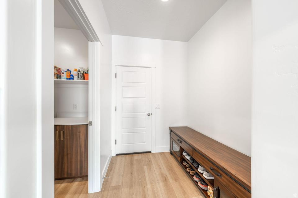 SAGE CANYON 16 - Residential