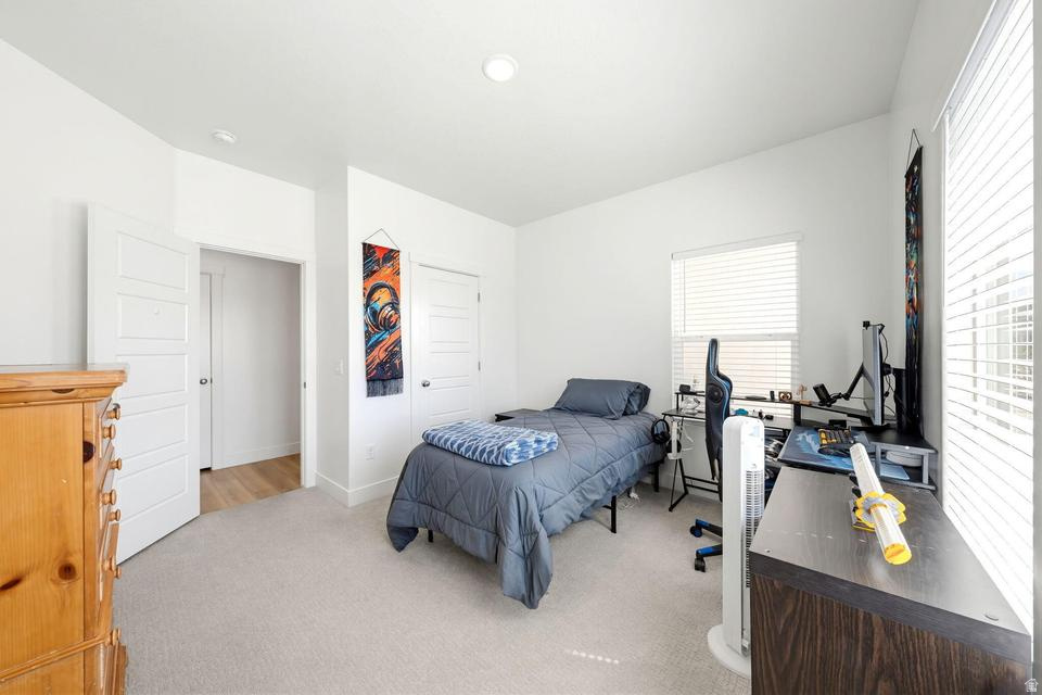 SAGE CANYON 16 - Residential