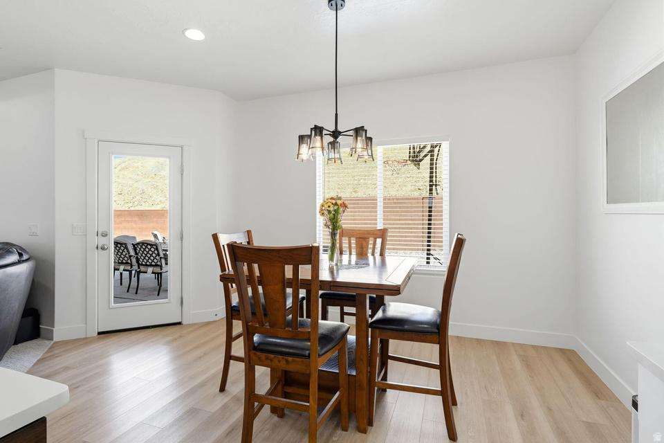 SAGE CANYON 16 - Residential