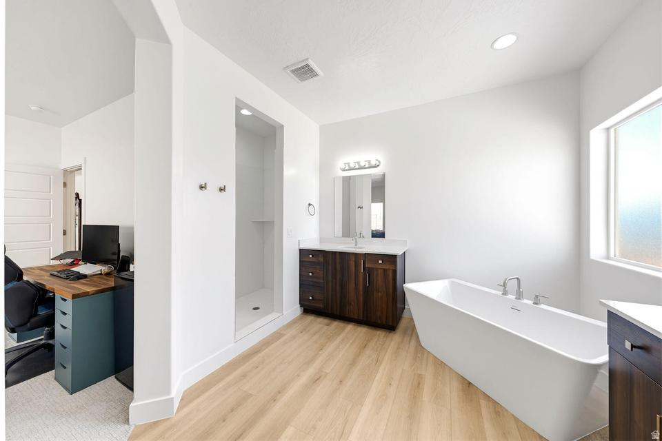 SAGE CANYON 16 - Residential