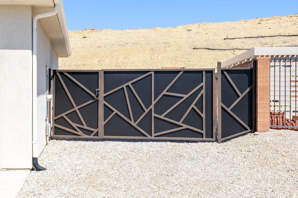 SAGE CANYON 16 - Residential