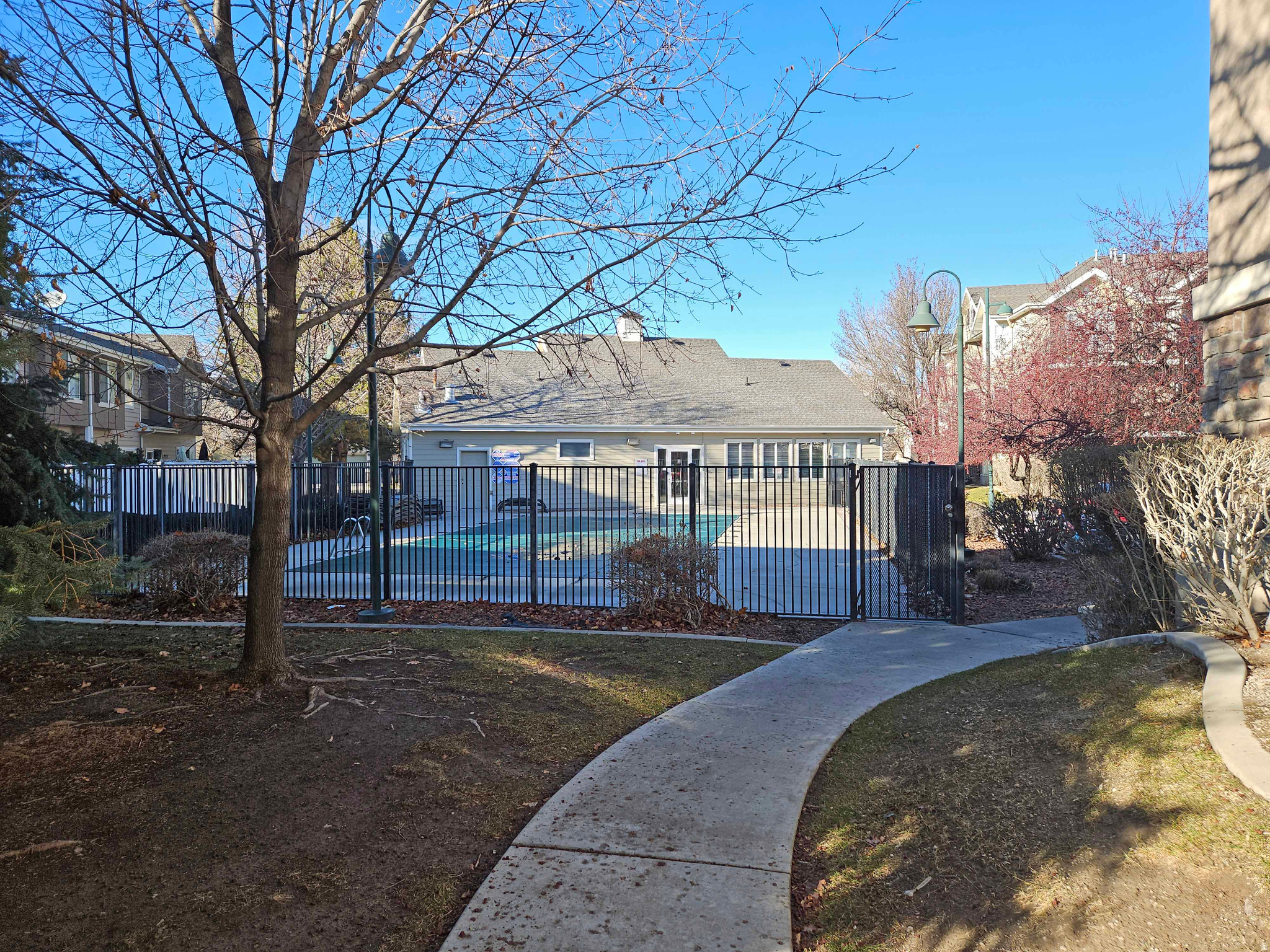 VINTAGE ON THE BLUFF - Residential