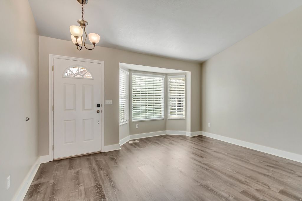 Photo of 721 E SHADING LN, Draper, UT 84020 (MLS # 2128379)