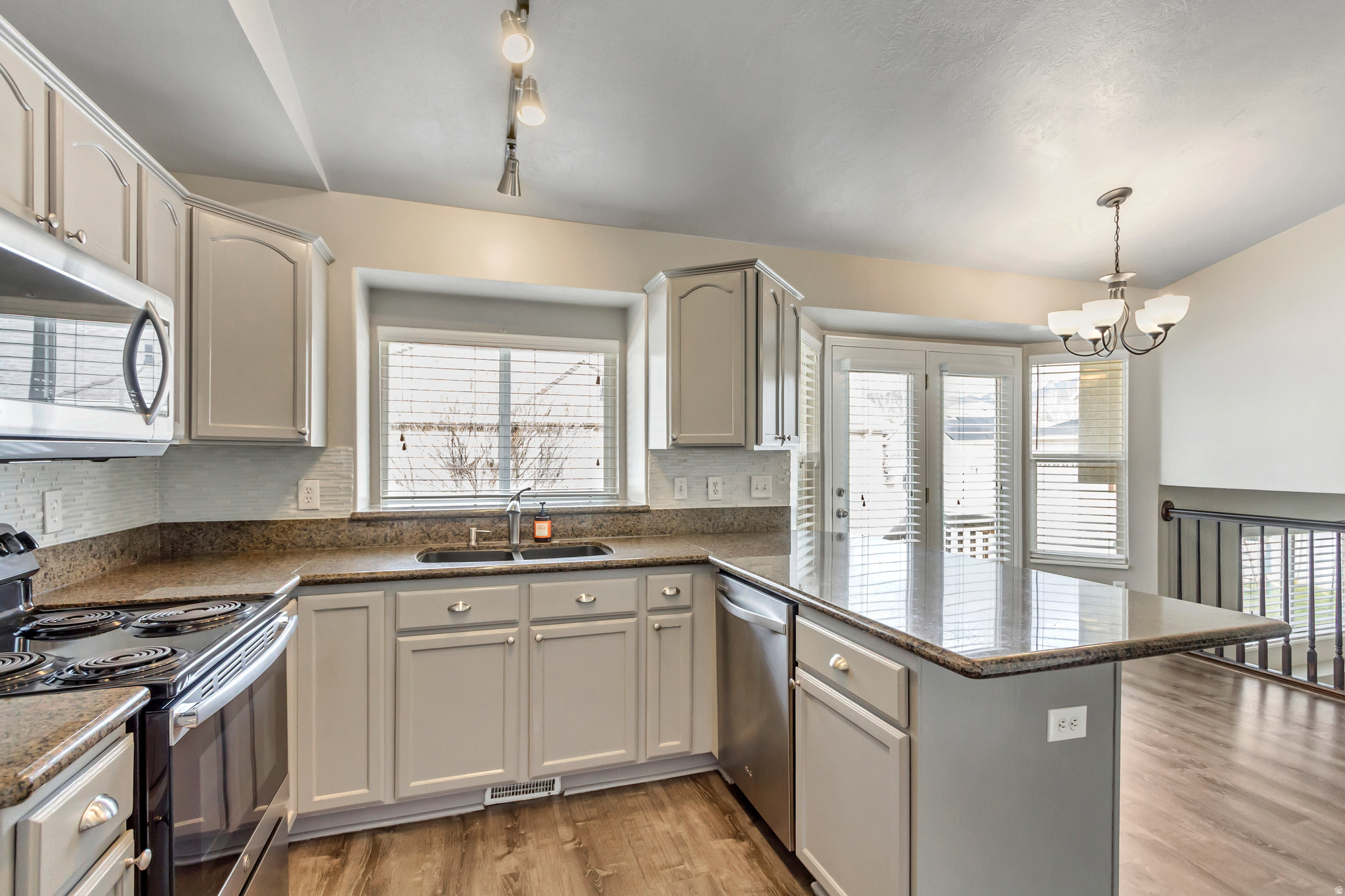 SUNSET PONDS PUD - Residential