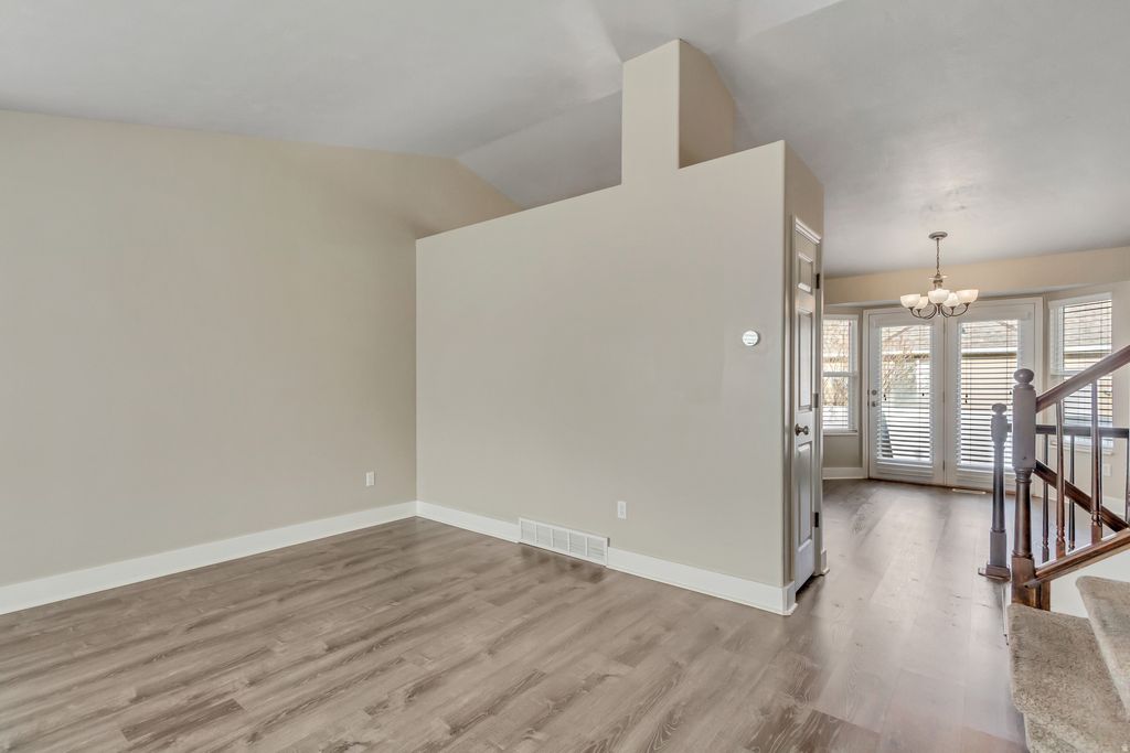 Photo of 721 E SHADING LN, Draper, UT 84020 (MLS # 2128379)