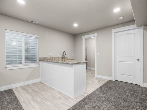 Tiny photo for 318 N 900 E, Salem, UT 84653 (MLS # 2125693)