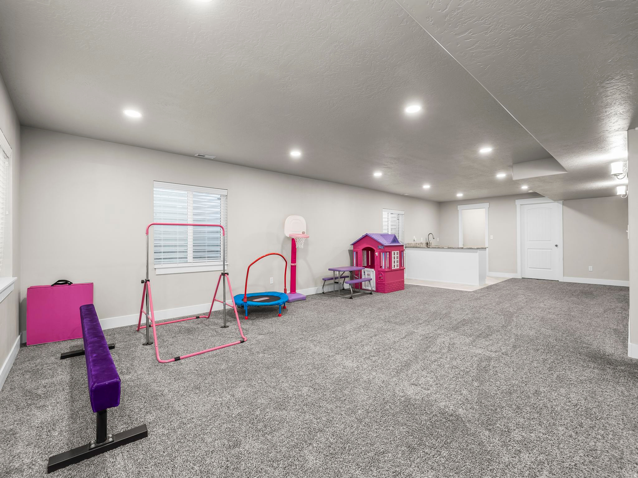 SALEM HEIGHTS - Residential