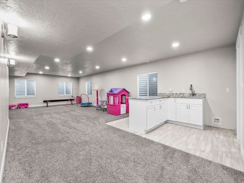 Tiny photo for 318 N 900 E, Salem, UT 84653 (MLS # 2125693)