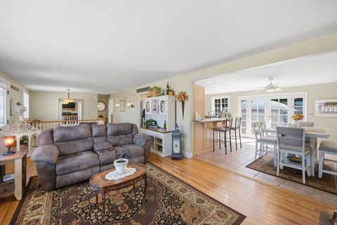Tiny photo for 2140 E NYE CIR S, Cottonwood Heights, UT 84121 (MLS # 2143785)
