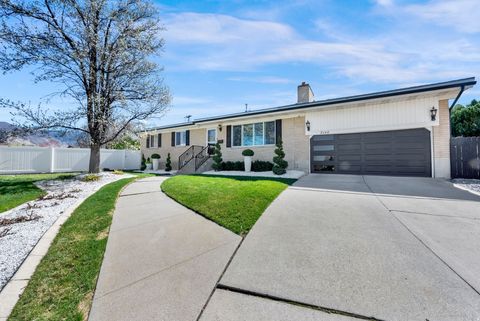 Tiny photo for 2140 E NYE CIR S, Cottonwood Heights, UT 84121 (MLS # 2143785)