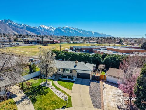 Tiny photo for 2140 E NYE CIR S, Cottonwood Heights, UT 84121 (MLS # 2143785)