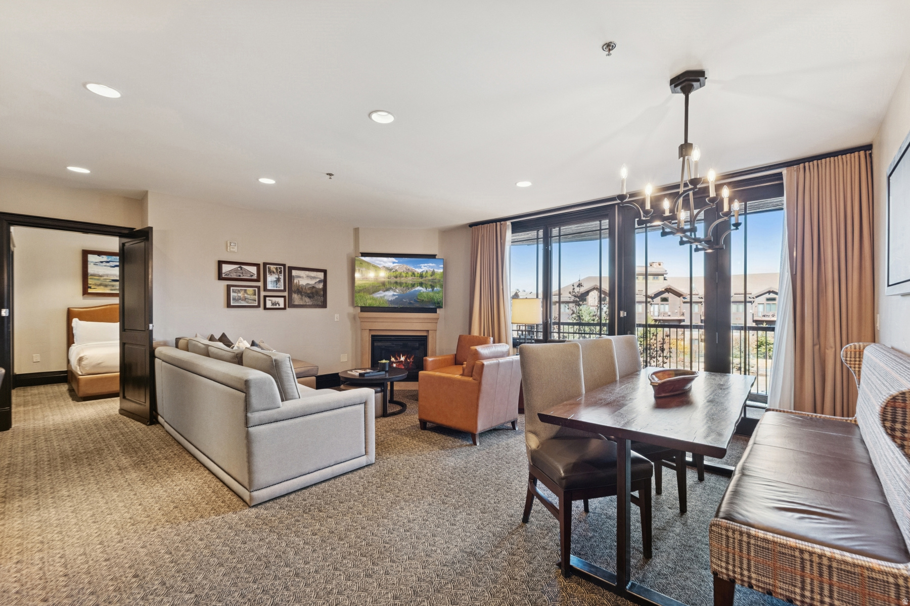 DAKOTA MOUNTAIN LODGE - Residential