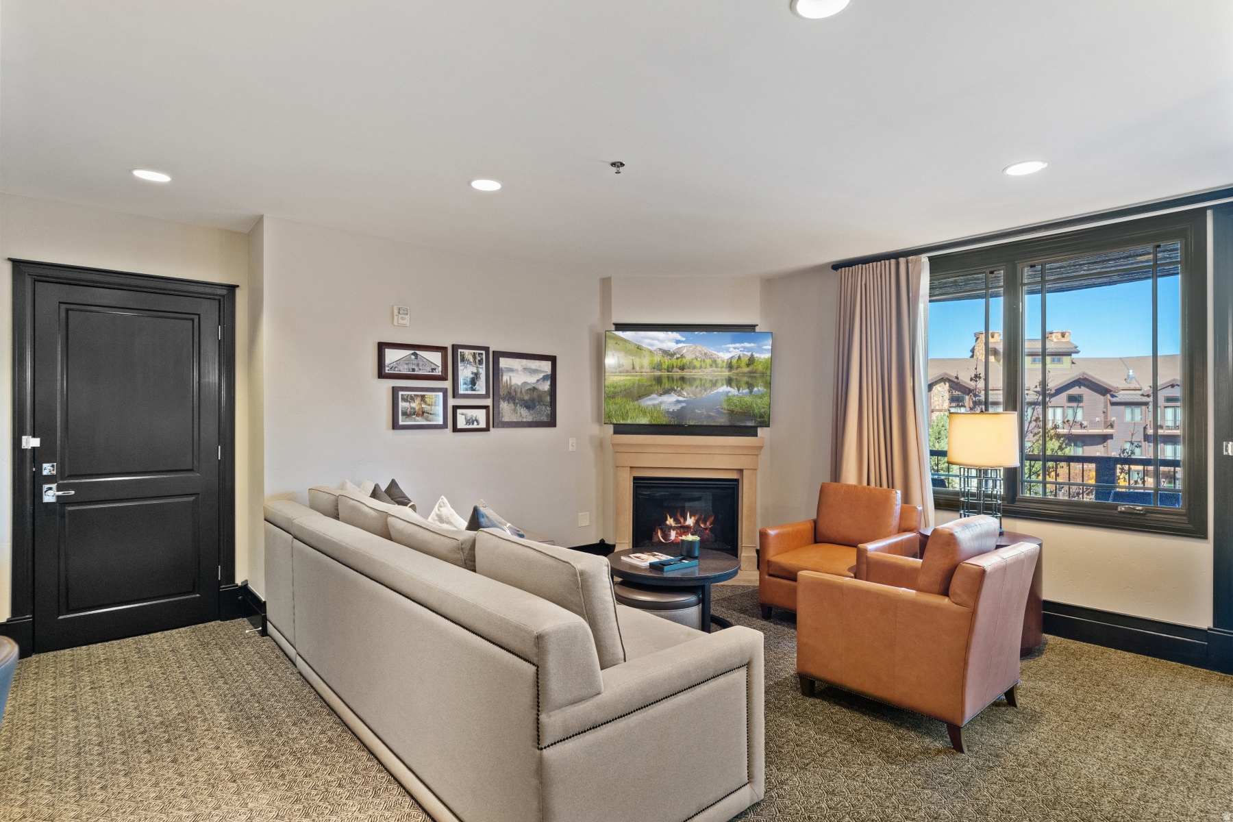 DAKOTA MOUNTAIN LODGE - Residential