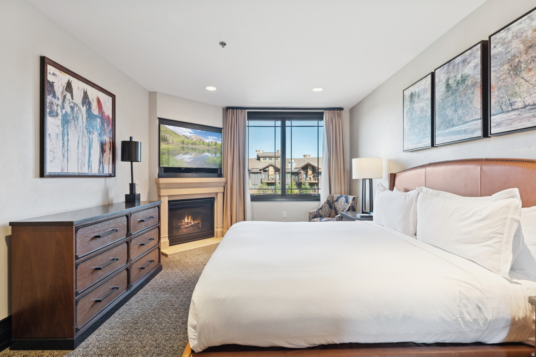 DAKOTA MOUNTAIN LODGE - Residential