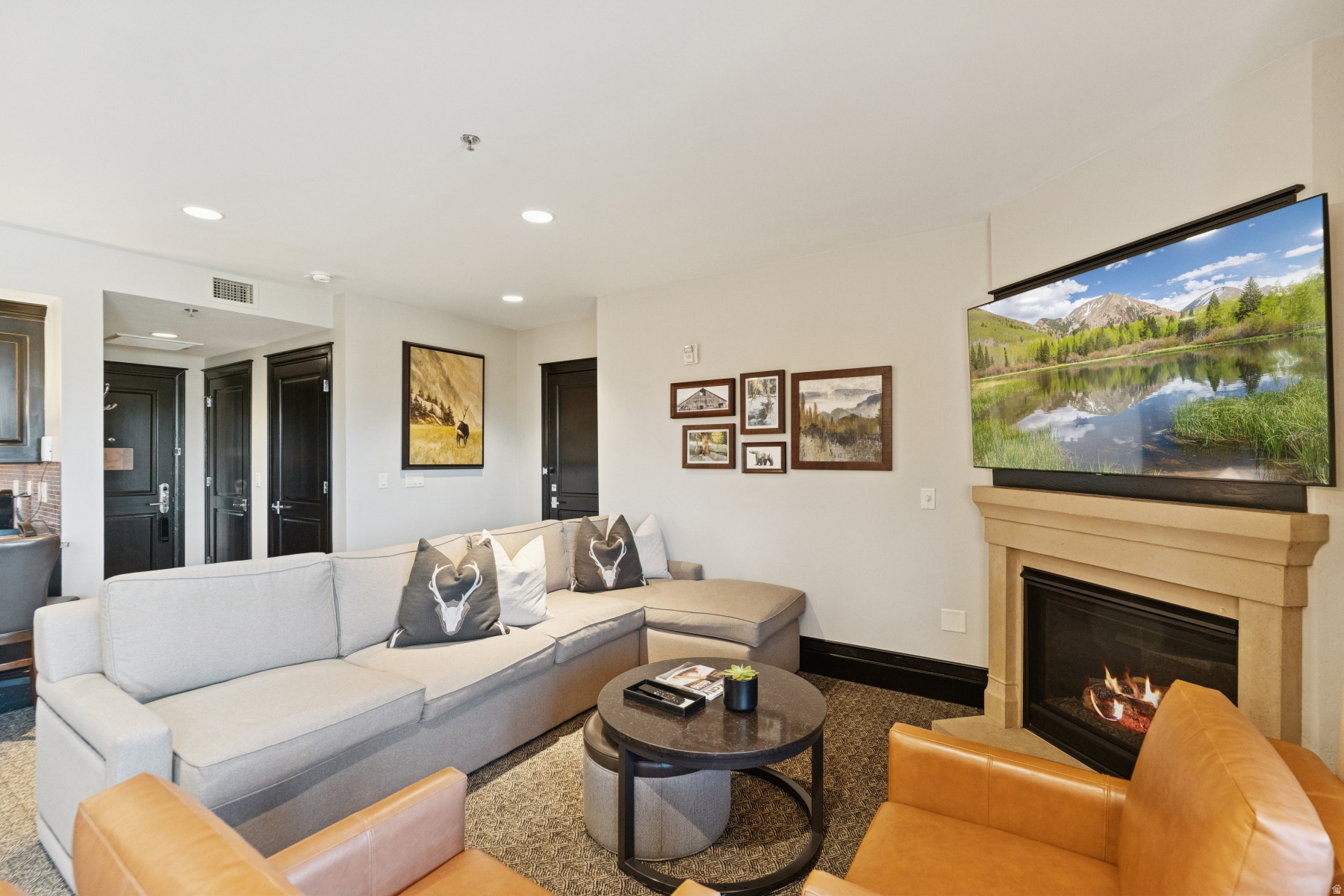 DAKOTA MOUNTAIN LODGE - Residential