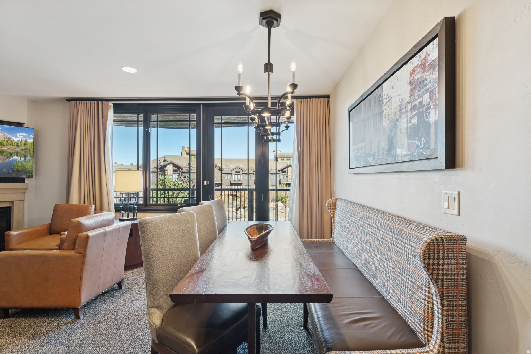 DAKOTA MOUNTAIN LODGE - Residential