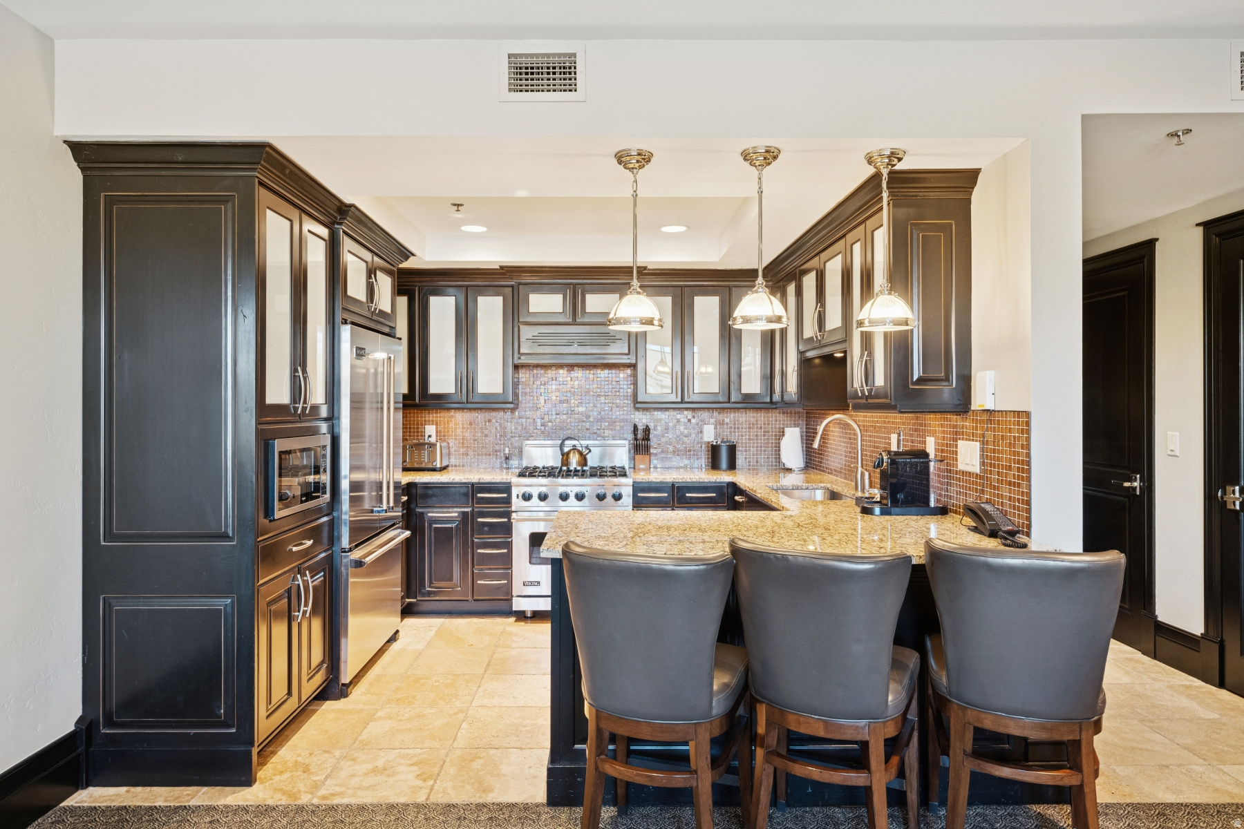 DAKOTA MOUNTAIN LODGE - Residential