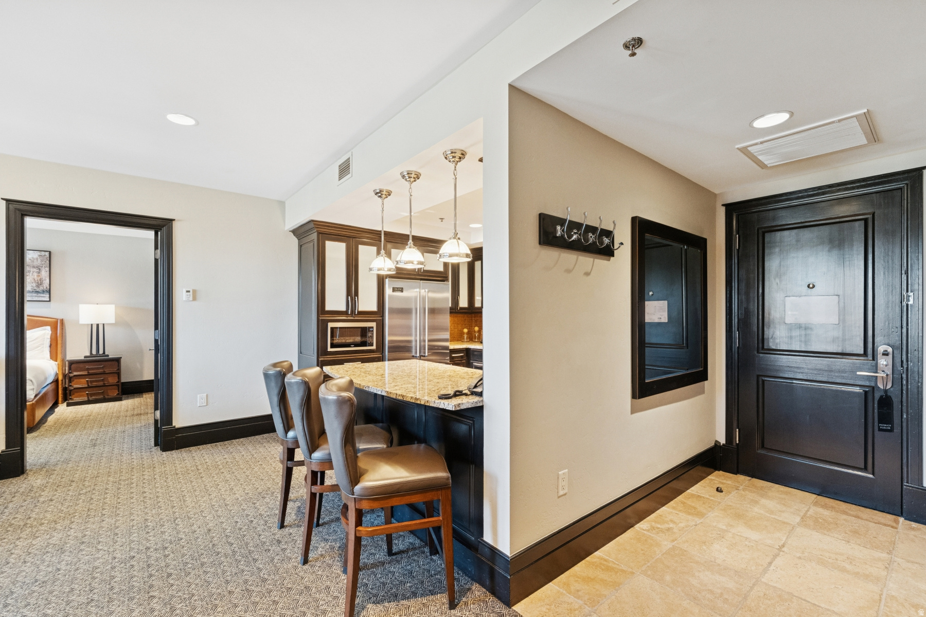 DAKOTA MOUNTAIN LODGE - Residential