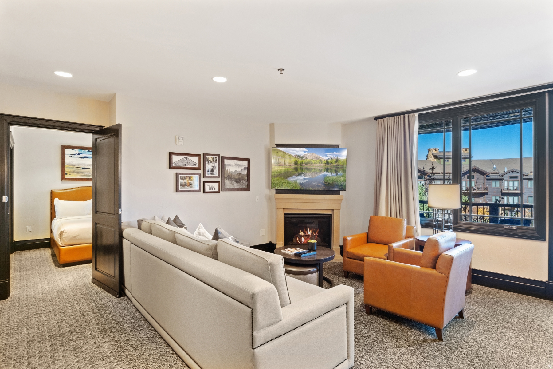 DAKOTA MOUNTAIN LODGE - Residential