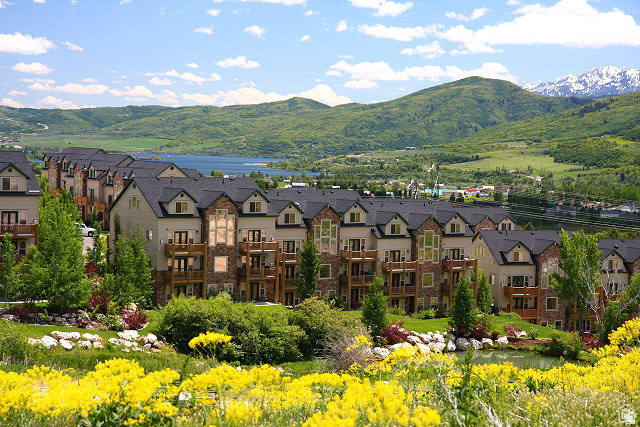 MOOSE HOLLOW - Residential