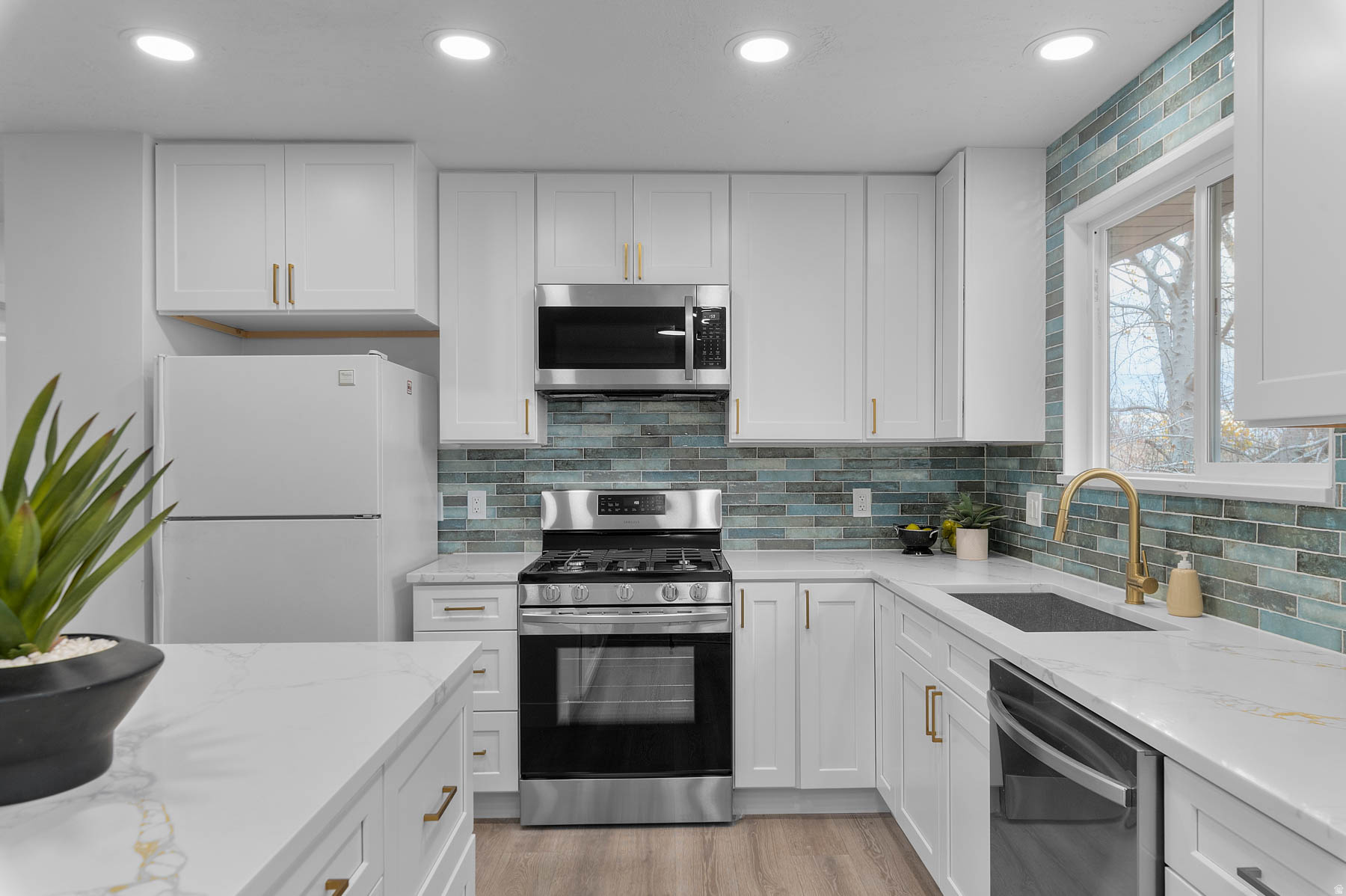 WILLOW VIEW - Residential