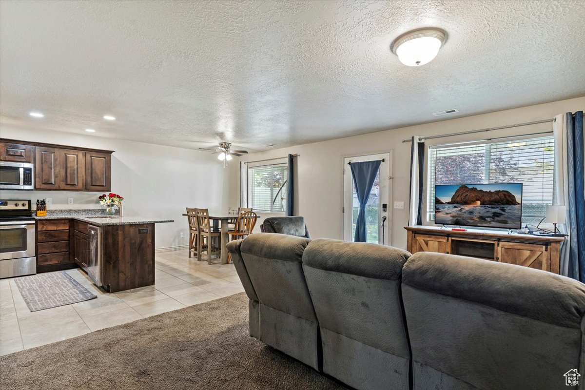 SANDY POINT TOWNHOME - Residential