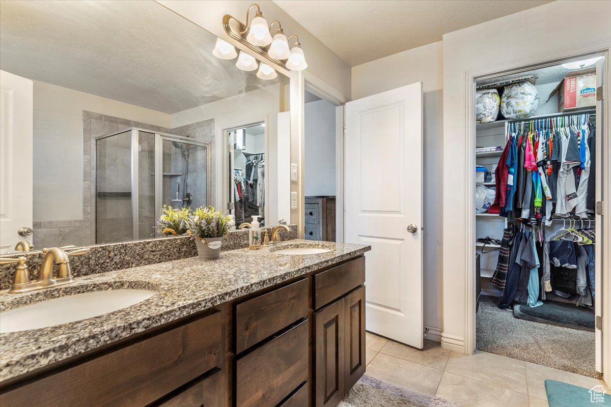 SANDY POINT TOWNHOME - Residential