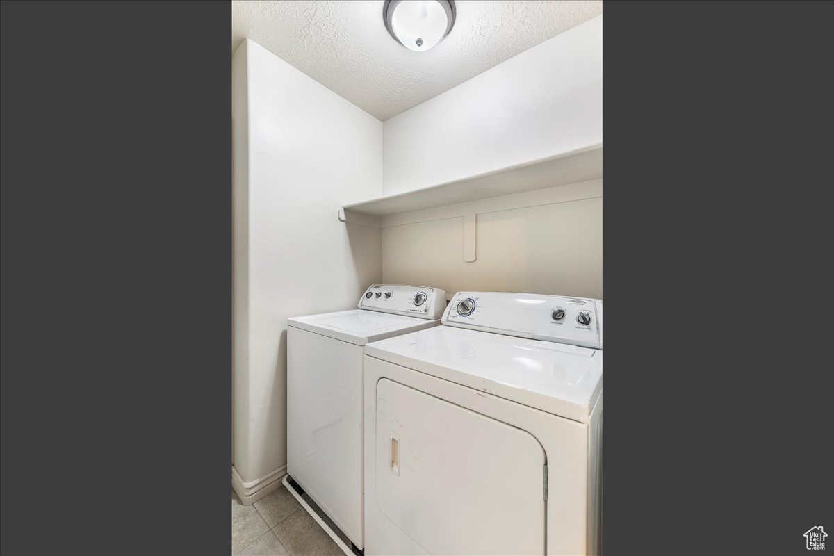 SANDY POINT TOWNHOME - Residential