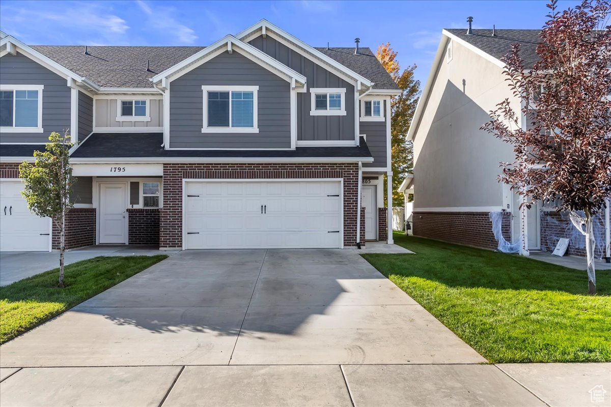 SANDY POINT TOWNHOME - Residential