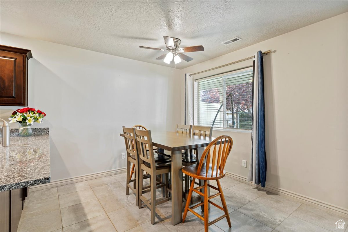 SANDY POINT TOWNHOME - Residential