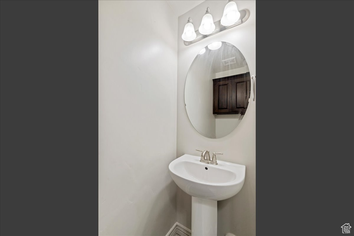 SANDY POINT TOWNHOME - Residential