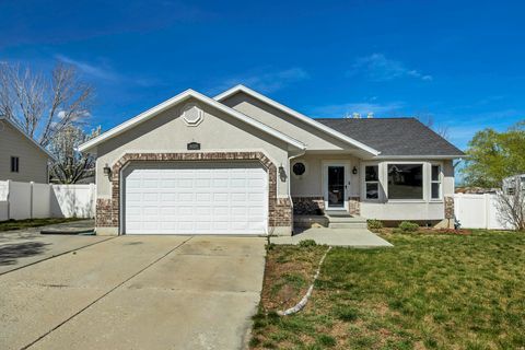Photo of 5028 W GRAND VIEW PEAK DR S, Riverton, UT 84096 (MLS # 2146504)
