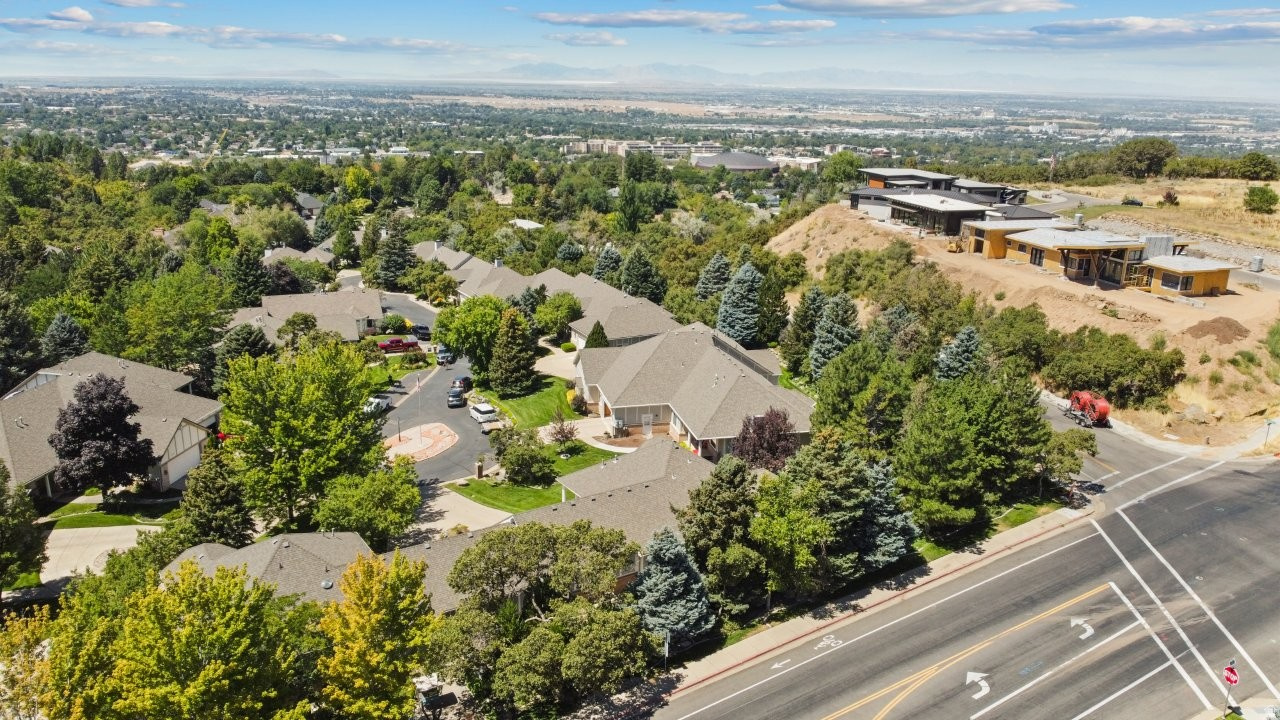 MOUNTAIN MEADOWS - Residential