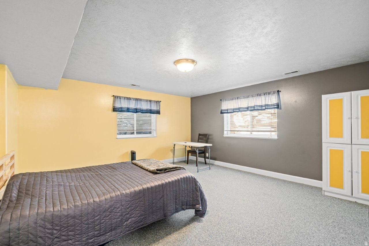 MOUNTAIN MEADOWS - Residential