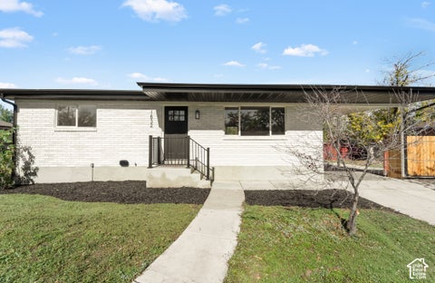 Photo of 1832 W 400 N, Salt Lake City, UT 84116 (MLS # 2192343)
