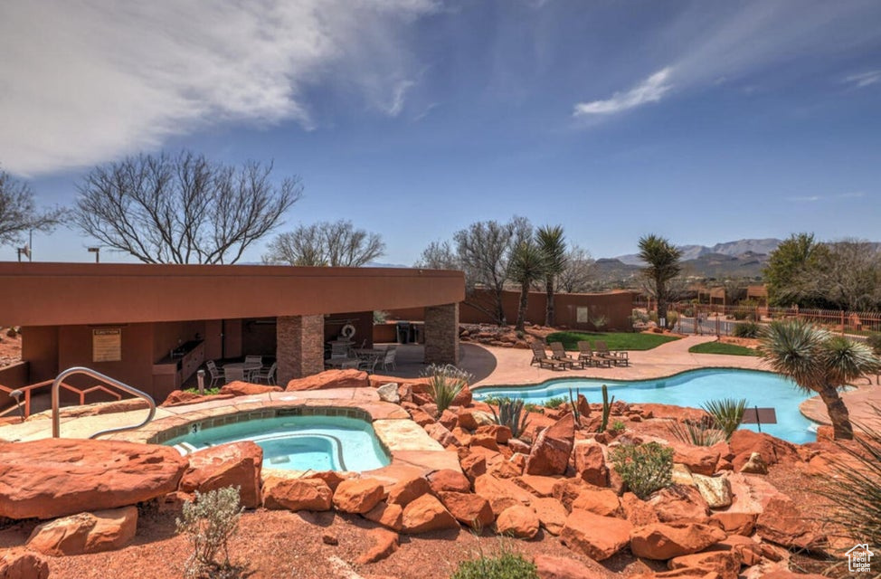 PAIUTE SPRINGS AT ENTRADA - Residential