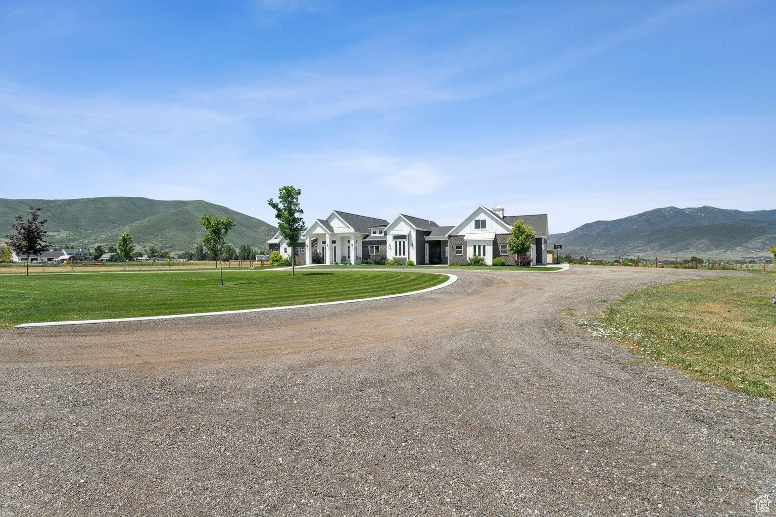 THREE FARMS ESTATES - Residential