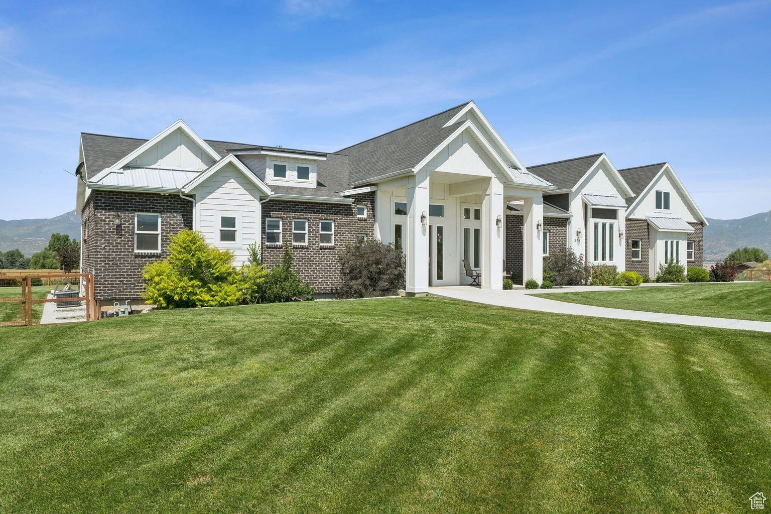 THREE FARMS ESTATES - Residential