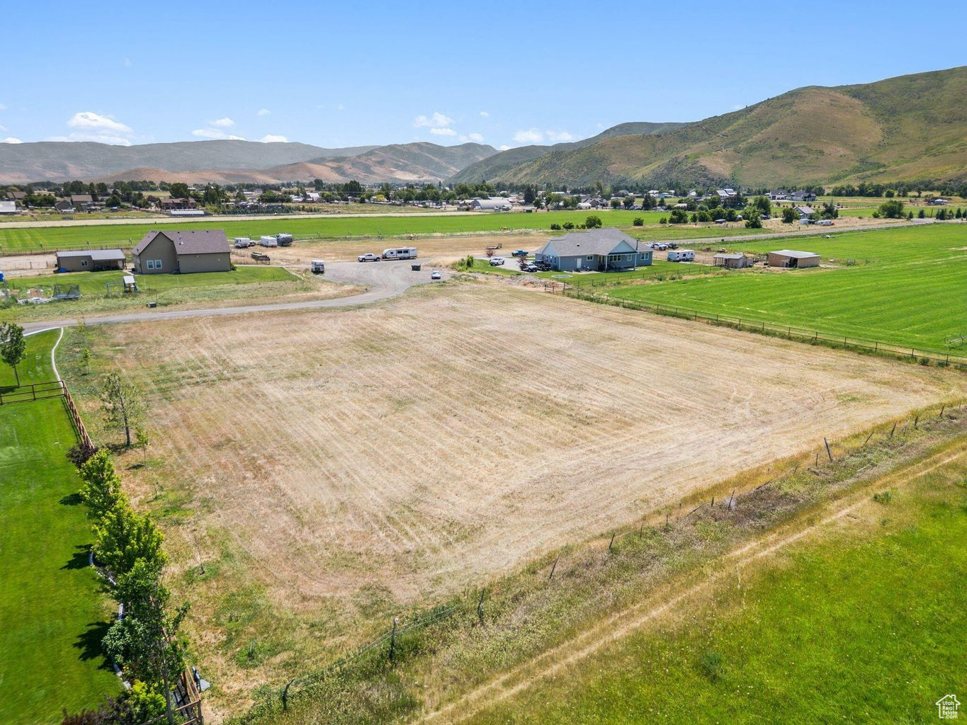 THREE FARMS ESTATES - Residential