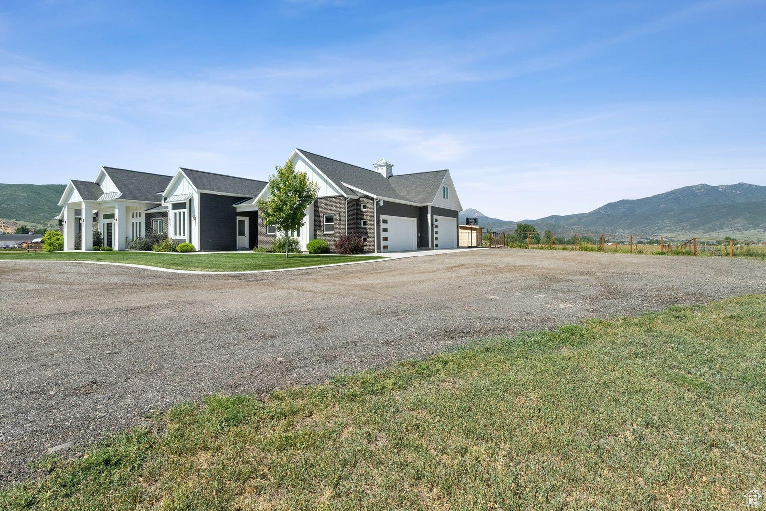 THREE FARMS ESTATES - Residential