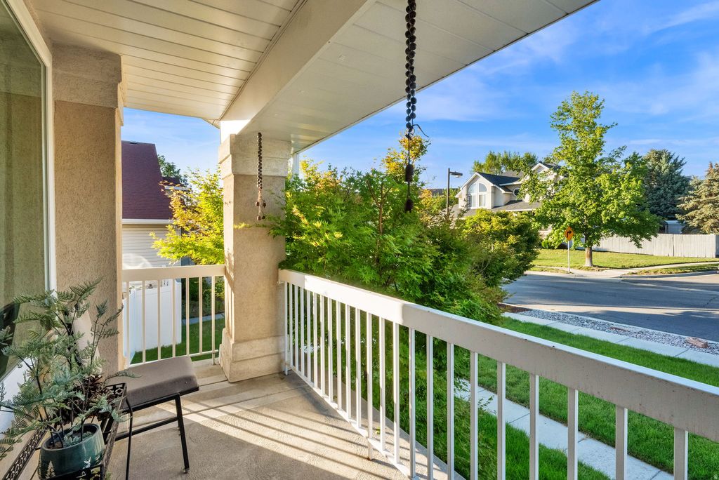 Photo of 10238 S SNOW IRIS WAY E, Sandy, UT 84092 (MLS # 2162752)