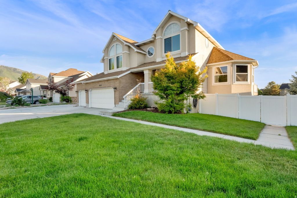 Photo of 10238 S SNOW IRIS WAY E, Sandy, UT 84092 (MLS # 2162752)