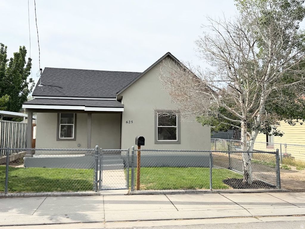 Photo of 625 W 4TH AVE, Midvale, UT 84047 (MLS # 2163989)